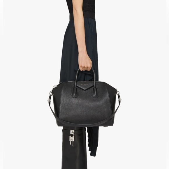 Givenchy Medium Antigona Bag - Picture 7 of 10